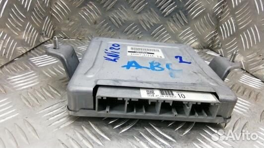 Блок управления двигателем toyota prius XW20 (KNI2