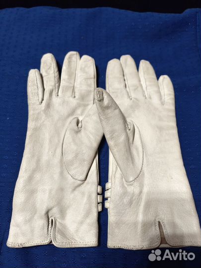 Белые кожаные перчатки