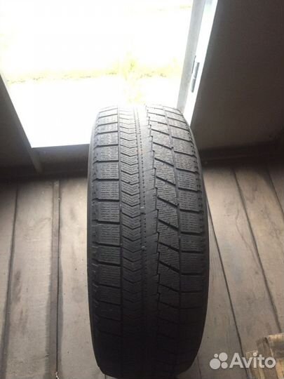 Bridgestone Blizzak VRX 225/60 R18 100S