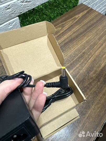 Блок питания acer + шнур 19v 2.1a 5.5X1.7