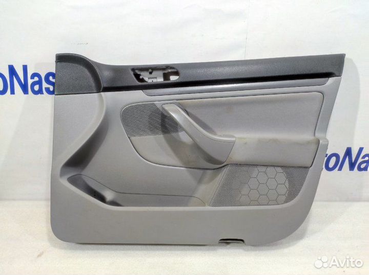 Обшивка двери передняя правая Volkswagen Jetta