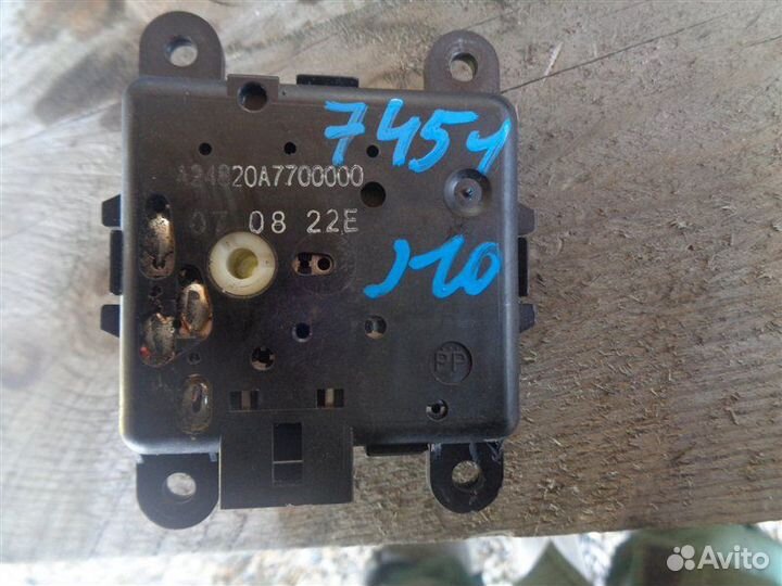 Сервопривод заслонок печки Nissan Dualis J10