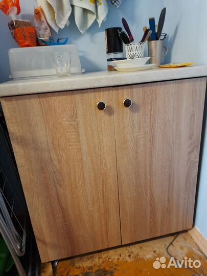 Большая кухонная тумба