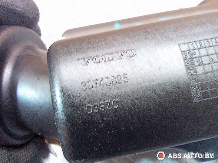 Патрубок интеркулера Volvo V70 2 2003 30740895