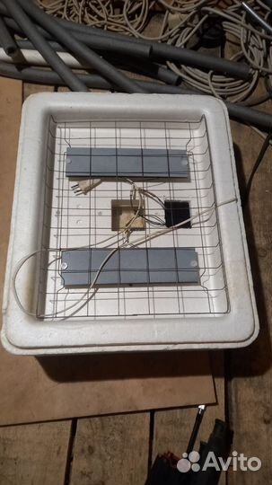 Инкубатор би-1 70 яиц с механическим поворотом