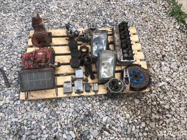 Запчасти на двигатель