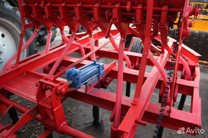 Комплекс посевной Омсксельмаш КСКП-2.1, 2005