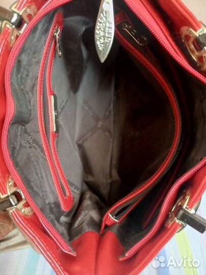 Сумка лакированная, вся целая, отличное состояние