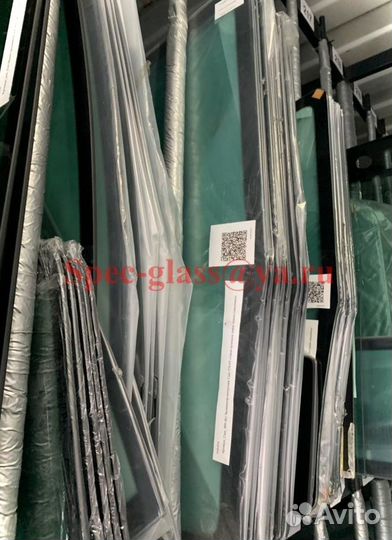 Стекло нижнее Экскаватор-погрузчик Terex 820