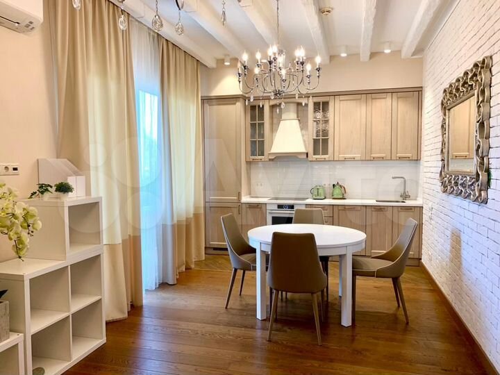 3-к. квартира, 82 м², 2/4 эт.