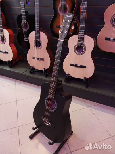 Акустическая гитара