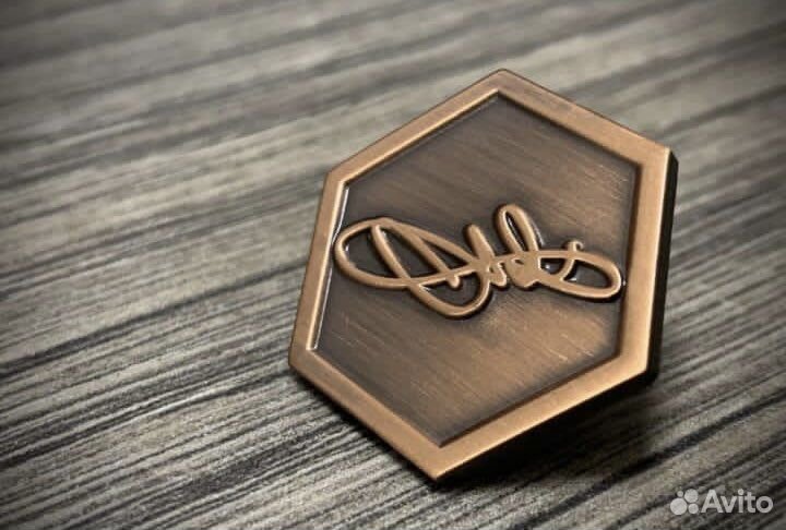 Значок-автограф Честера Беннингтона из Linkin Park