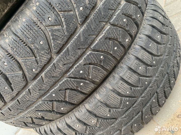 Bridgestone Ice Cruiser 7000 235/65 R17
