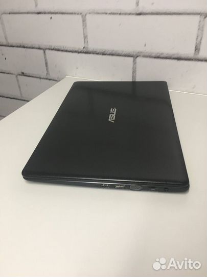 Шустрый ноутбук для учёбы Asus