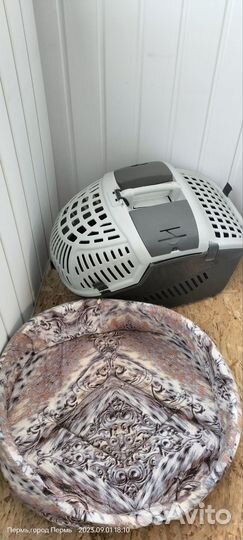 Переноска и лежанка для животных