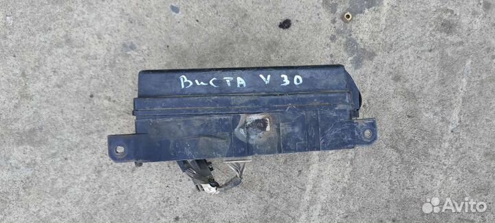 Блок предохранителей Toyota Vista SV30