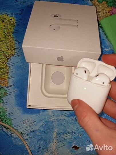 Беспроводные наушники apple airpods