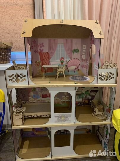 Домик кукольный