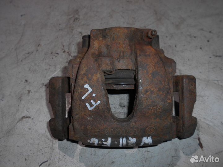 Суппорт передний Mercedes Benz W211