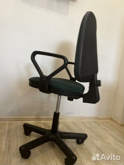 Компьютерное кресло
