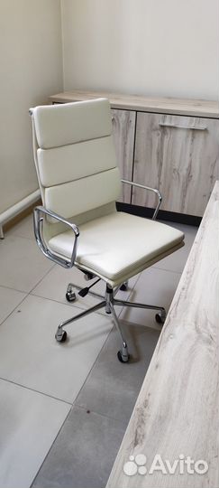 Офисное кресло руководителя