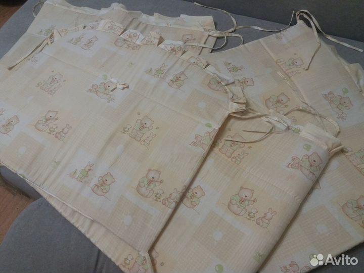 Бортики в кроватку, балдахин, простыня(комплект)