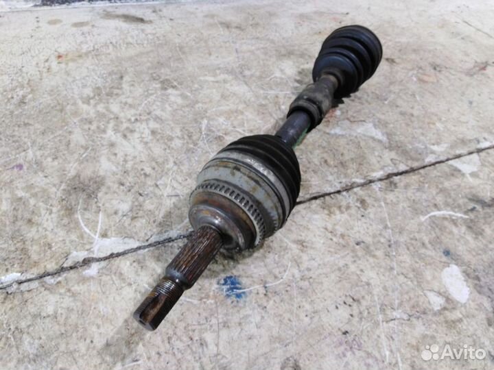 Привод передний правый