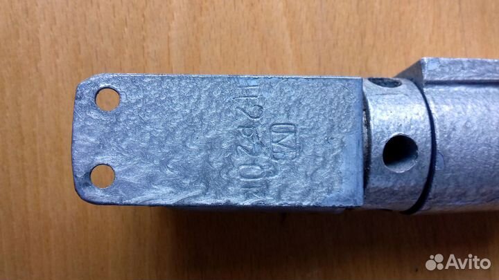 Пружинный доводчик двери СССР