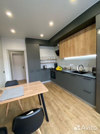 П образная кухня на заказ. Фабрика в Омске