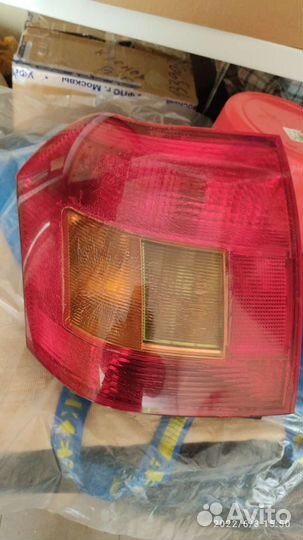 Фонарь задний Тойота королла120