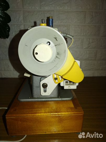 Швейная машина электрическая Подольск 142