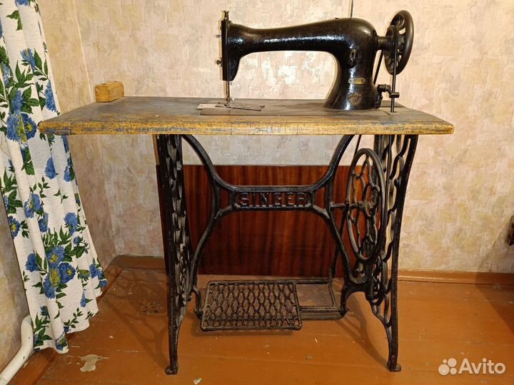 Швейная машина Singer