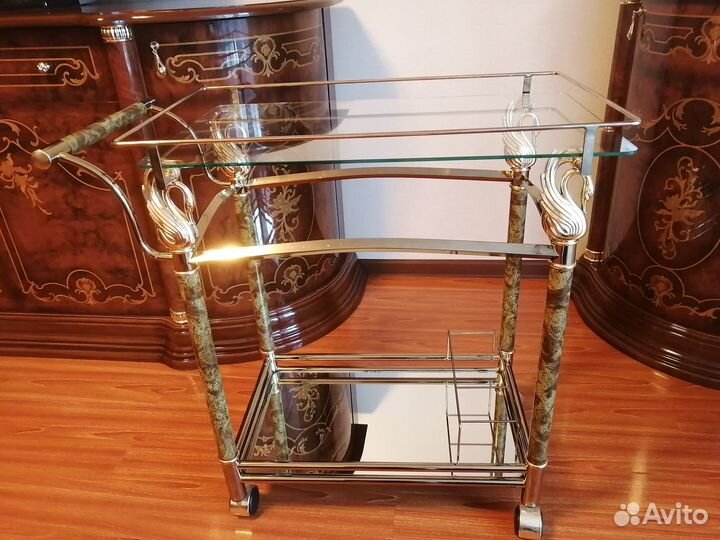 Журнальный столик на колесах бу