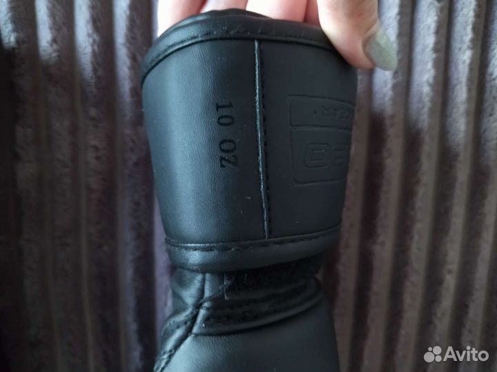 Боксерские перчатки