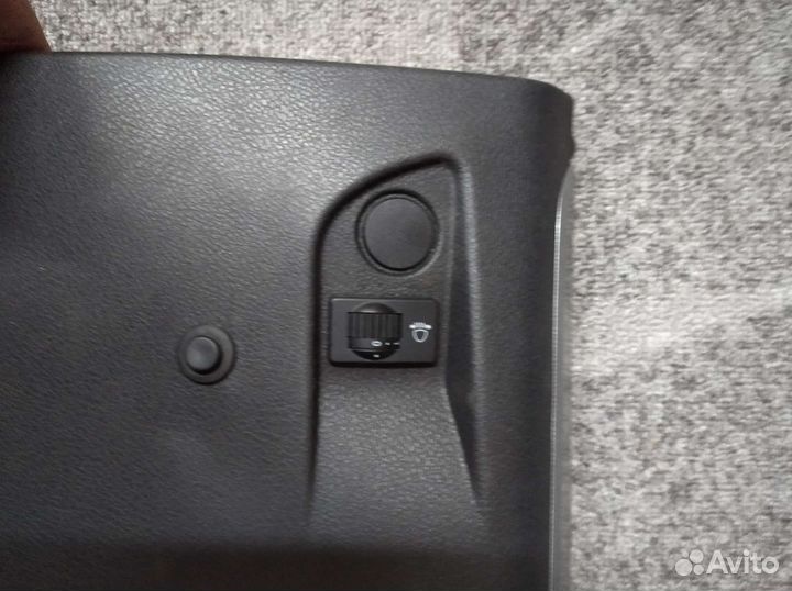 Крышка блока предохранителей салона Веста лада