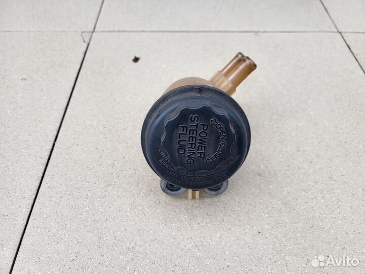 Бачок гур Kia Cerato 1