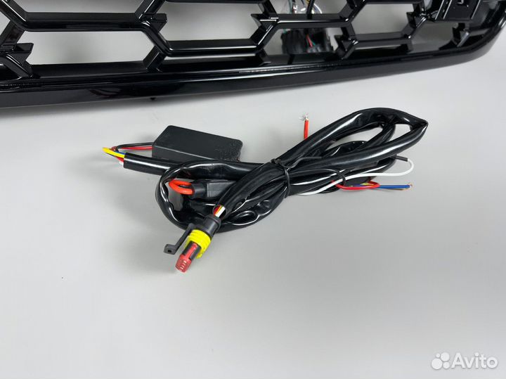 Решетка радиатора Toyota Land Cruiser 100 S2172