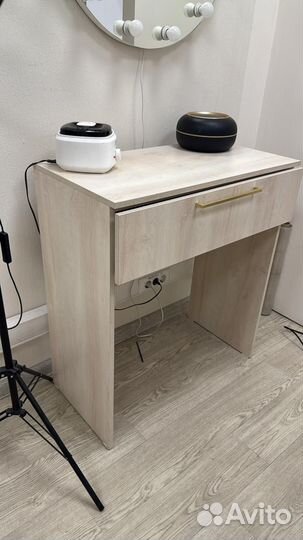 Тумба и зеркало визажиста/бровиста