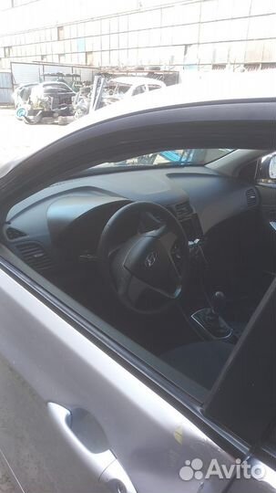 В разборе hyundai solaris рестайлинг 2015 год