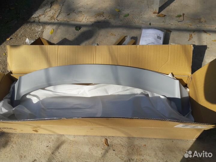 Спойлер багажника