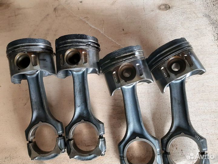 Поршень с шатуном Mercedes 611 мотор