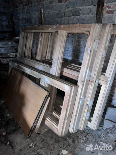 Деревянная оконная рама