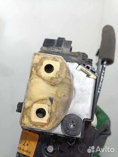 Замок задней правой двери Renault Fluence