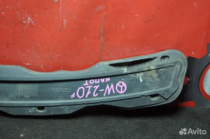 Решетка капота Mercedes-Benz E-Class W210