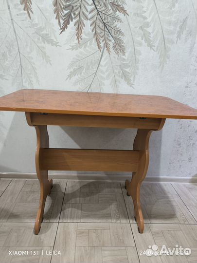 Кухонный стол