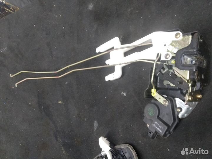 Замок двери перед, зад Hyundai Santa Fe 1 SM