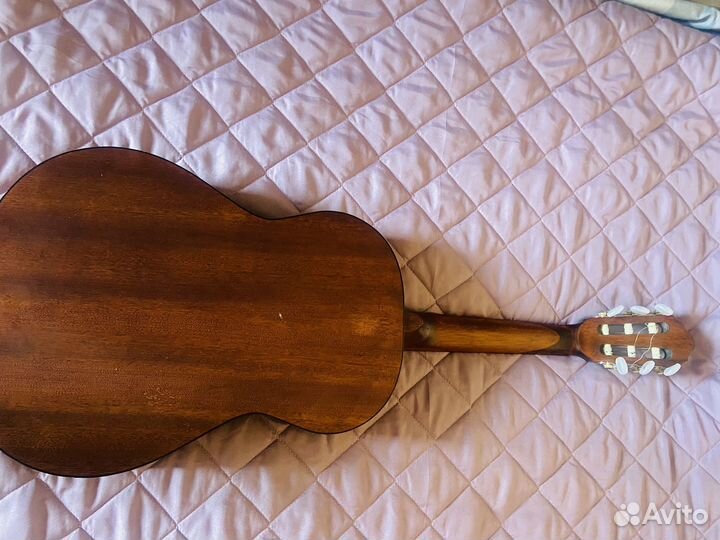 Акустическая гитара 