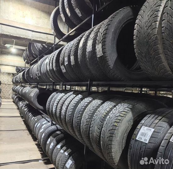 Nokian Tyres Hakkapeliitta R 215/65 R16 98M