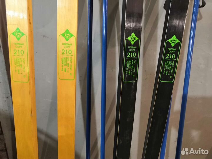 Лыжи беговые с палками. Новые СССР