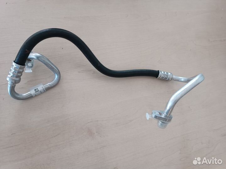 Трубка кондиционера Renault Arkana 924902890R